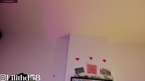 darknes_lilith18 online show from 04-17-26, 02:47