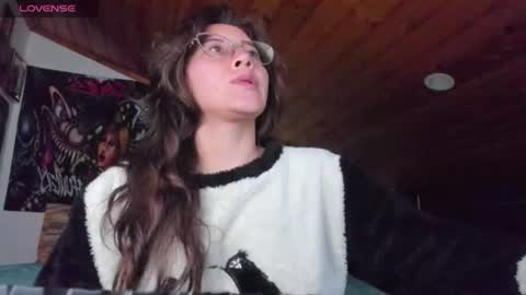 Snapshot of darkness_joones chatting on 06-29-26, 03:35 Darkness online show from 06-29-26, 03:35