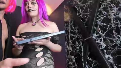 Snapshot of darkromancexx chatting on 06-29-26, 04:30 Jhon y Lucy online show from 06-29-26, 04:30