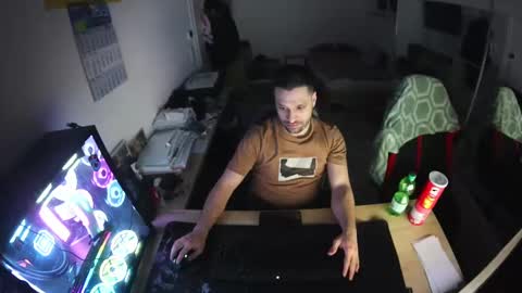 Snapshot of darkschneider_ chatting on 02-16-25, 01:25 darkschneider_ online show from 02-16-25, 01:25