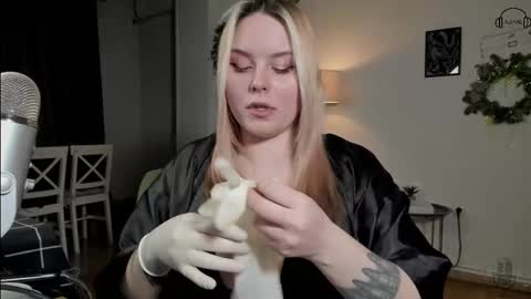 Snapshot of darkside_tailor chatting on 02-14-25, 11:09 Miss Tailor online show from 02-14-25, 11:09