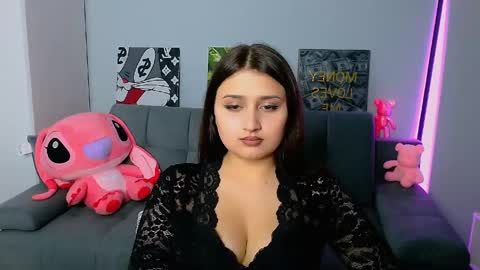 Amelie online show from 04-15-26, 08:09