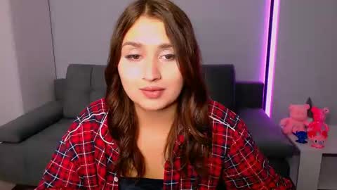 Amelie online show from 07-17-26, 04:23