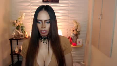 Snapshot of darksoul_mistress chatting on 12-16-24, 01:00 HAPPY BIRTHDAY MISTRESS MADRIANA online show from 12-16-24, 01:00