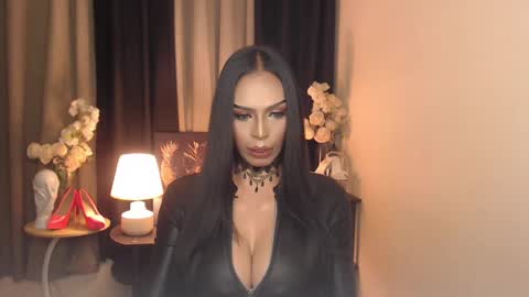 Snapshot of darksoul_mistress chatting on 12-30-24, 10:53 HAPPY BIRTHDAY MISTRESS MADRIANA online show from 12-30-24, 10:53