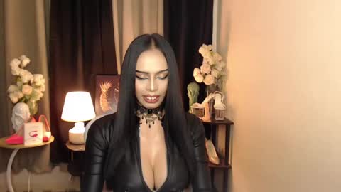 Snapshot of darksoul_mistress chatting on 01-17-25, 05:42 HAPPY BIRTHDAY MISTRESS MADRIANA online show from 01-17-25, 05:42