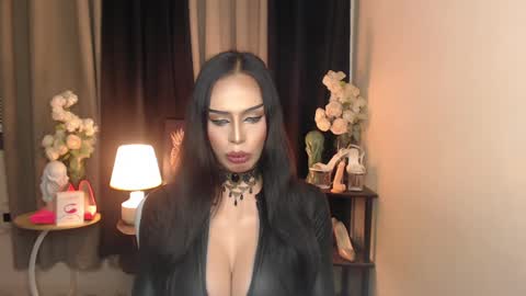 Snapshot of darksoul_mistress chatting on 01-23-25, 09:39 HAPPY BIRTHDAY MISTRESS MADRIANA online show from 01-23-25, 09:39
