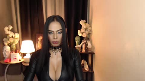 Snapshot of darksoul_mistress chatting on 01-26-25, 08:57 HAPPY BIRTHDAY MISTRESS MADRIANA online show from 01-26-25, 08:57