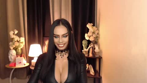 Snapshot of darksoul_mistress chatting on 01-30-25, 12:27 HAPPY BIRTHDAY MISTRESS MADRIANA online show from 01-30-25, 12:27