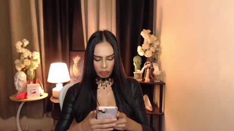 Snapshot of darksoul_mistress chatting on 01-30-25, 03:40 HAPPY BIRTHDAY MISTRESS MADRIANA online show from 01-30-25, 03:40
