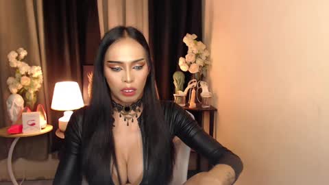 Snapshot of darksoul_mistress chatting on 02-03-25, 05:03 HAPPY BIRTHDAY MISTRESS MADRIANA online show from 02-03-25, 05:03