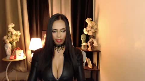 Snapshot of darksoul_mistress chatting on 02-17-25, 01:42 HAPPY BIRTHDAY MISTRESS MADRIANA online show from 02-17-25, 01:42
