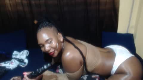 Snapshot of darksultryxx30 chatting on 04-14-26, 02:06 Darksultryxx30 online show from 04-14-26, 02:06