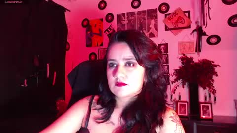 Snapshot of darkyll33 chatting on 06-16-26, 05:21 DarKyll online show from 06-16-26, 05:21