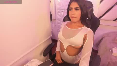 Darla santos  online show from 11-08-25, 01:39