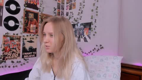 Snapshot of darleneferran chatting on 12-16-24, 08:26 lina online show from 12-16-24, 08:26