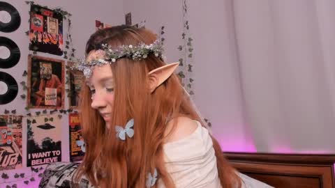 Snapshot of darleneferran chatting on 12-18-24, 11:30 lina online show from 12-18-24, 11:30