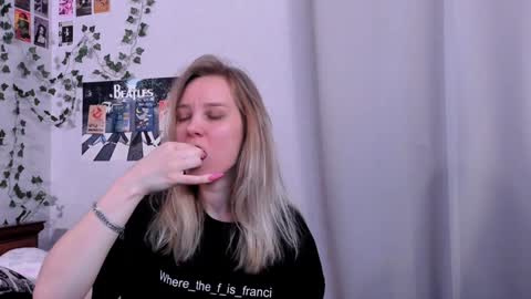 Snapshot of darleneferran chatting on 12-23-24, 08:47 lina online show from 12-23-24, 08:47