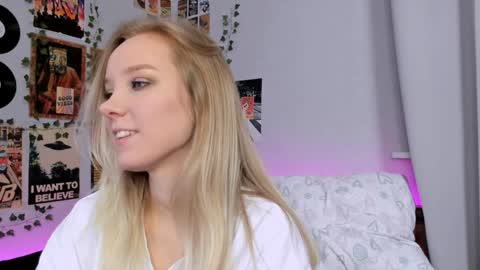 Snapshot of darleneferran chatting on 12-27-24, 12:07 lina online show from 12-27-24, 12:07