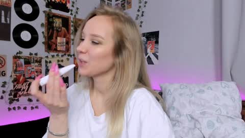 Snapshot of darleneferran chatting on 12-27-24, 03:09 lina online show from 12-27-24, 03:09