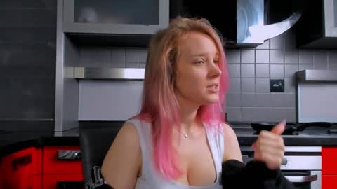 Snapshot of darleneferran chatting on 12-29-24, 08:26 lina online show from 12-29-24, 08:26