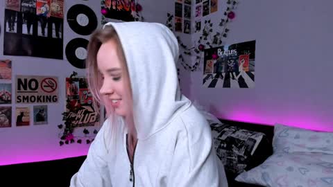 Snapshot of darleneferran chatting on 01-06-25, 08:18 lina online show from 01-06-25, 08:18