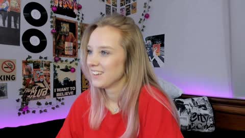 Snapshot of darleneferran chatting on 01-09-25, 03:04 lina online show from 01-09-25, 03:04