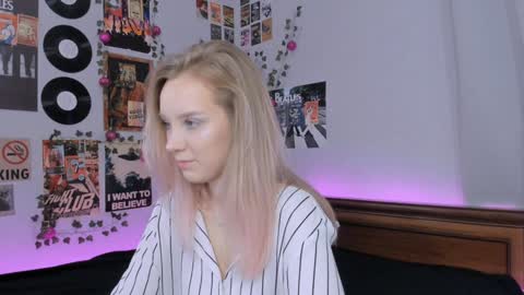 Snapshot of darleneferran chatting on 01-10-25, 08:26 lina online show from 01-10-25, 08:26