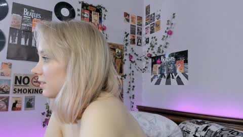 Snapshot of darleneferran chatting on 01-14-25, 02:40 lina online show from 01-14-25, 02:40