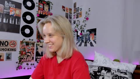 Snapshot of darleneferran chatting on 01-14-25, 08:37 lina online show from 01-14-25, 08:37