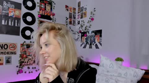 Snapshot of darleneferran chatting on 01-15-25, 02:49 lina online show from 01-15-25, 02:49