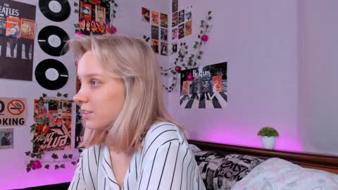 Snapshot of darleneferran chatting on 01-20-25, 08:40 lina online show from 01-20-25, 08:40