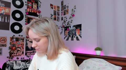 Snapshot of darleneferran chatting on 01-22-25, 02:37 lina online show from 01-22-25, 02:37