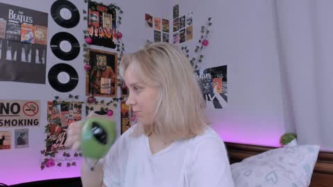 Snapshot of darleneferran chatting on 01-23-25, 08:13 lina online show from 01-23-25, 08:13