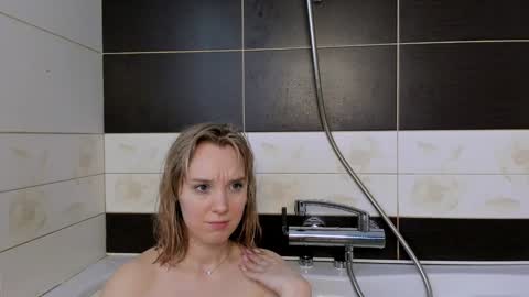 Snapshot of darleneferran chatting on 01-24-25, 11:34 lina online show from 01-24-25, 11:34