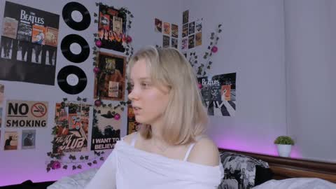 Snapshot of darleneferran chatting on 01-25-25, 08:42 lina online show from 01-25-25, 08:42