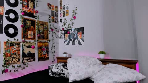 Snapshot of darleneferran chatting on 01-28-25, 11:28 lina online show from 01-28-25, 11:28