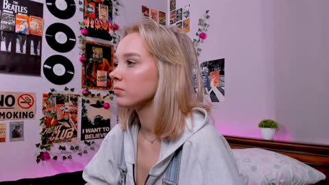 Snapshot of darleneferran chatting on 01-30-25, 03:00 lina online show from 01-30-25, 03:00