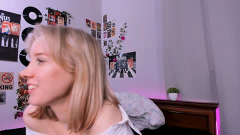 Snapshot of darleneferran chatting on 02-01-25, 02:58 lina online show from 02-01-25, 02:58