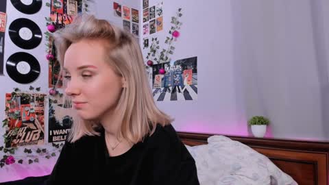 Snapshot of darleneferran chatting on 02-02-25, 02:48 lina online show from 02-02-25, 02:48