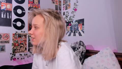 Snapshot of darleneferran chatting on 02-07-25, 08:42 lina online show from 02-07-25, 08:42