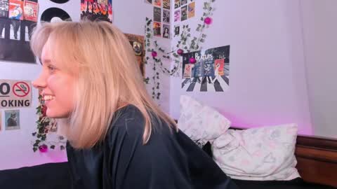 Snapshot of darleneferran chatting on 02-09-25, 02:49 lina online show from 02-09-25, 02:49