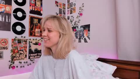 Snapshot of darleneferran chatting on 02-10-25, 08:42 lina online show from 02-10-25, 08:42