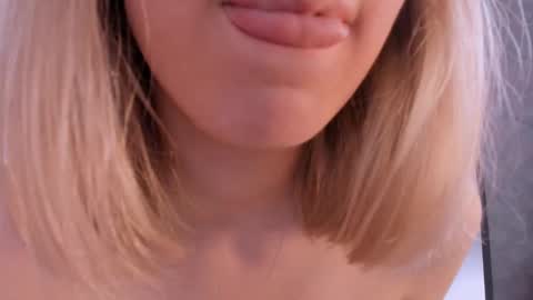 Snapshot of darleneferran chatting on 02-20-25, 02:29 lina online show from 02-20-25, 02:29