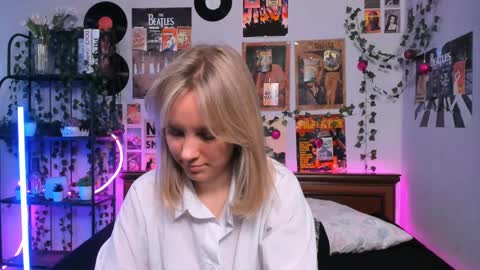 Snapshot of darleneferran chatting on 03-03-25, 08:32 lina online show from 03-03-25, 08:32