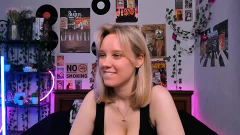 Snapshot of darleneferran chatting on 03-04-25, 11:43 lina online show from 03-04-25, 11:43