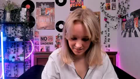 Snapshot of darleneferran chatting on 03-10-25, 08:34 lina online show from 03-10-25, 08:34