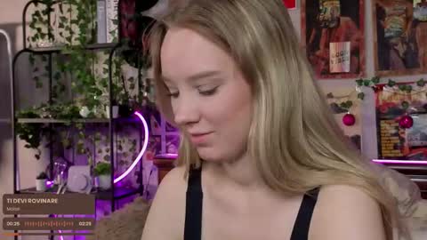 Snapshot of darleneferran chatting on 09-14-25, 09:25 lina online show from 09-14-25, 09:25