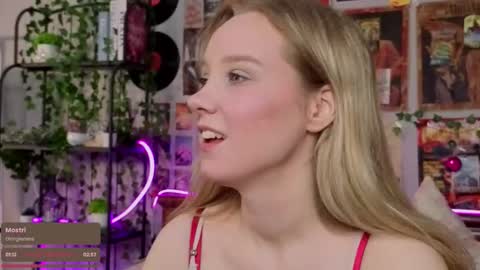 Snapshot of darleneferran chatting on 09-19-25, 09:04 lina online show from 09-19-25, 09:04