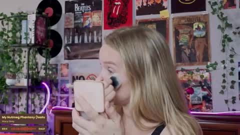 Snapshot of darleneferran chatting on 09-20-25, 09:16 lina online show from 09-20-25, 09:16